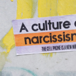 il mito di narciso nell'era dei social