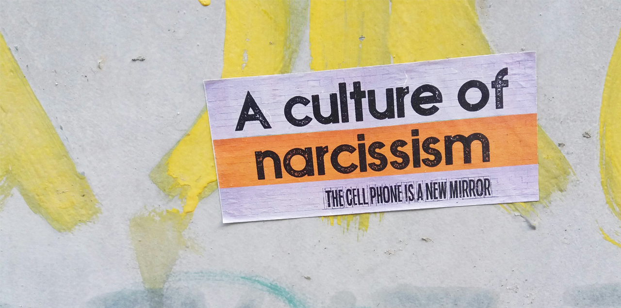 il mito di narciso nell'era dei social